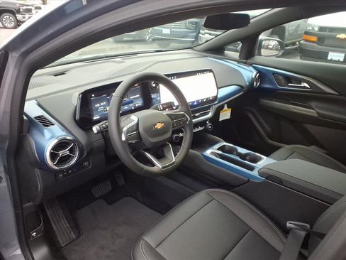 New 2026 Chevrolet Equinox EV LT image 12