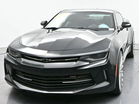 Used 2017 Chevrolet Camaro LT image 3
