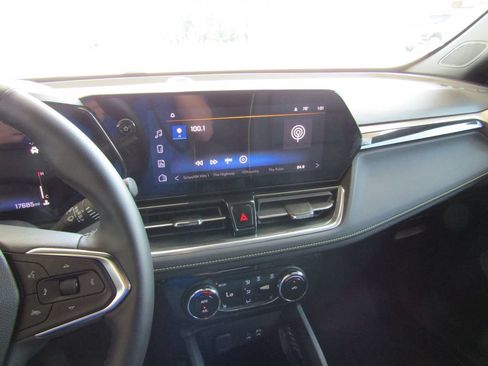 Used 2025 Chevrolet TrailBlazer ACTIV w/ Convenience Package AWD/4WD image 28