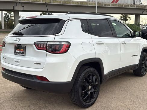 Used 2022 Jeep Compass Latitude image 7