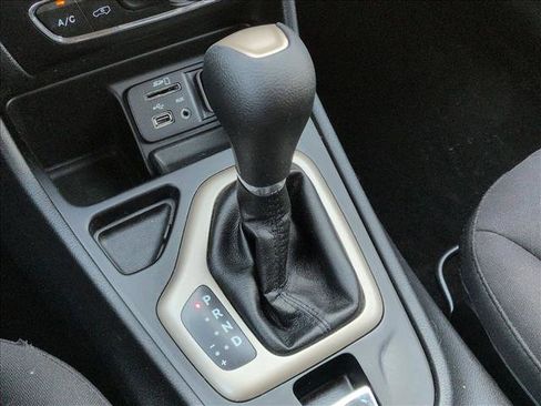 Used 2016 Jeep Cherokee 75th Anniversary image 10