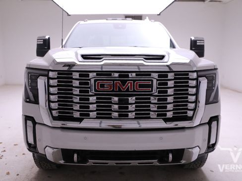 Used 2024 GMC Sierra 2500 Denali w/ Denali Reserve Package image 8