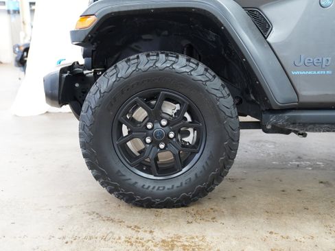 Used 2024 Jeep Wrangler Unlimited AWD/4WD image 15