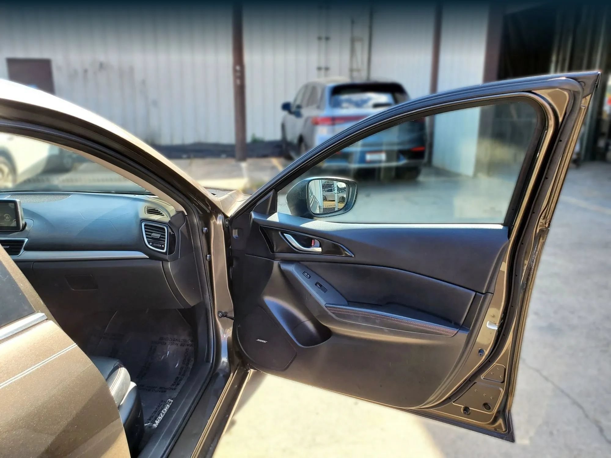 Used 2015 MAZDA MAZDA3 s Touring FWD image 25