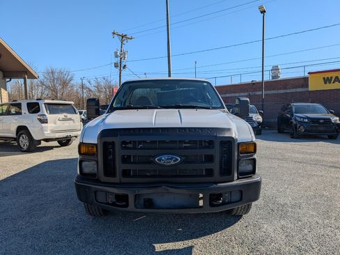 Used 2010 Ford F250 XLT image 2