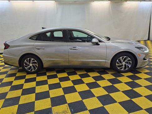Used 2021 Hyundai Sonata Blue image 2
