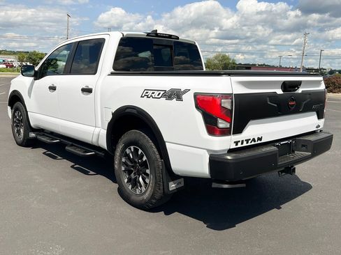Used 2022 Nissan Titan PRO-4X w/ Pro-4x Convenience Package image 11