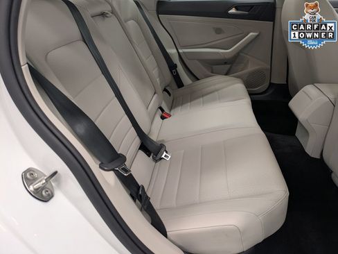 Used 2024 Volkswagen Jetta SE w/ Panoramic Sunroof Package FWD image 32