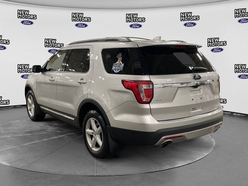 Used 2016 Ford Explorer XLT w/ Equipment Group 202A AWD/4WD image 3