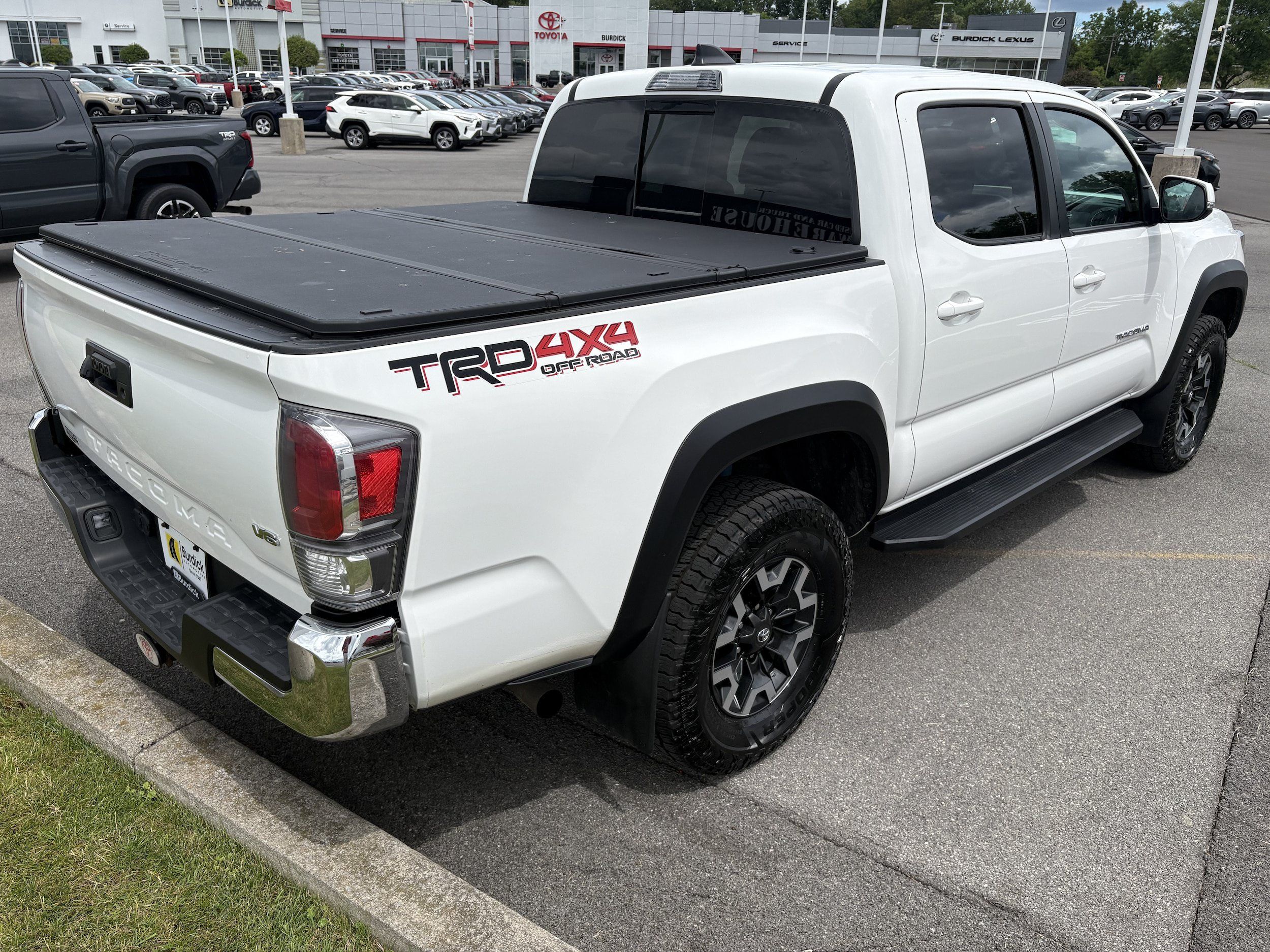 Used 2023 Toyota Tacoma TRD Off-Road AWD/4WD image 6