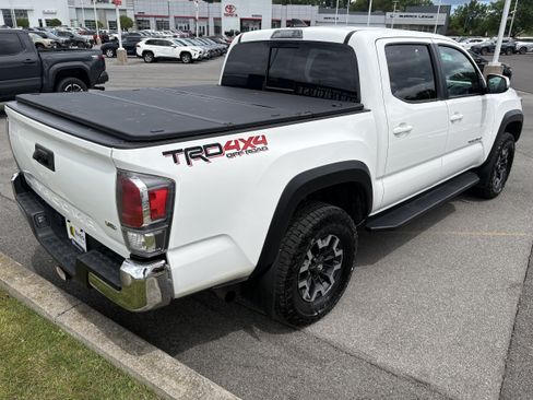 Used 2023 Toyota Tacoma TRD Off-Road AWD/4WD image 6