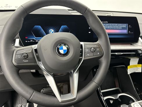 Used 2025 BMW X2 xDrive28i w/ Technology Package image 22