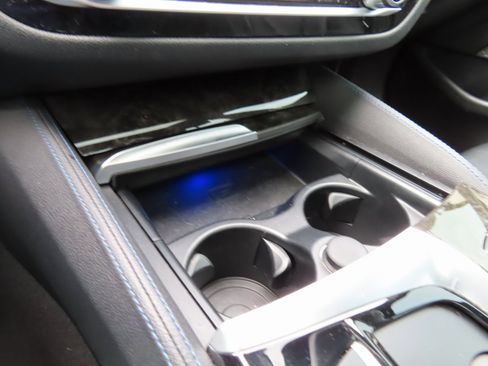 Used 2017 BMW 530i xDrive image 26