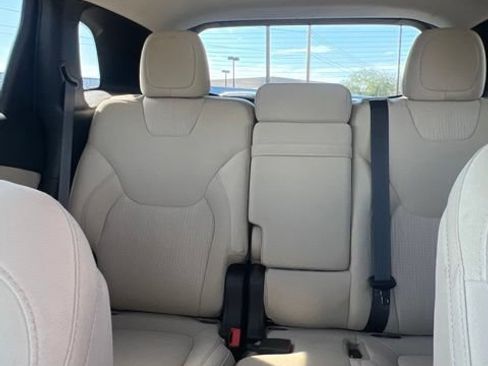 Used 2015 Jeep Cherokee Latitude FWD image 34