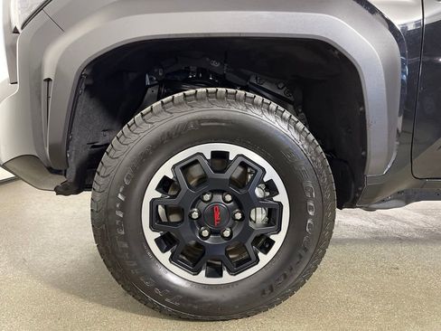 Certified 2025 Toyota Tacoma TRD Off-Road image 11