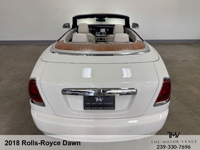 Used 2018 Rolls-Royce Dawn RWD image 13