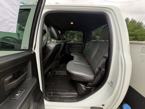 Used 2024 RAM 3500 Tradesman w/ Chrome Appearance Group AWD/4WD image 21