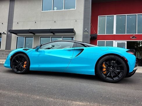 Used 2025 McLaren Artura Spider image 23