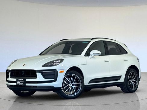 Certified 2025 Porsche Macan image 1