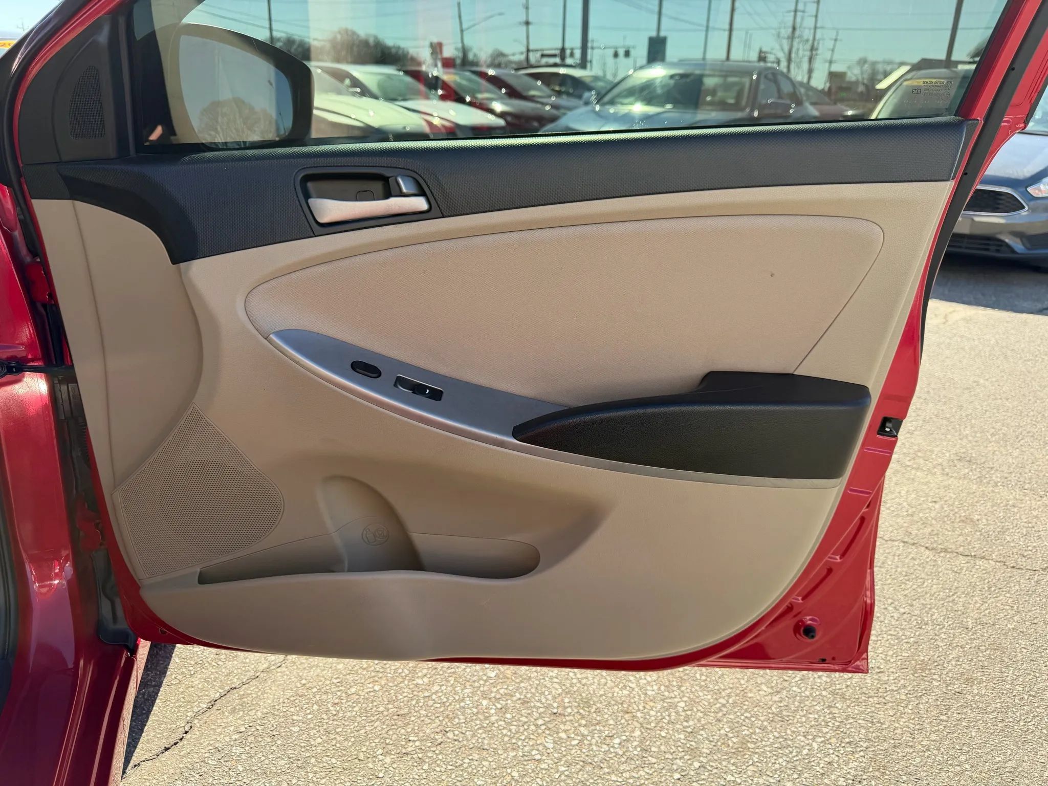 Used 2016 Hyundai Accent SE FWD image 27