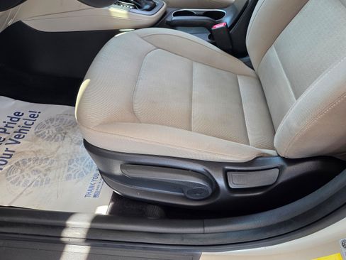 Used 2017 Hyundai Elantra SE FWD image 14