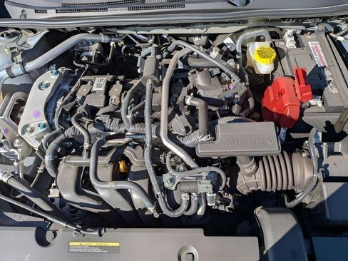 Certified 2025 Nissan Sentra SR FWD image 35