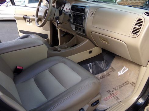Used 2004 Ford Explorer Sport Trac XLT image 33
