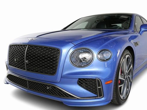 Used 2025 Bentley Flying Spur Plug-In Hybrid w/ First Edition Specification AWD/4WD image 9