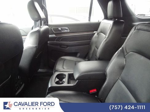 Used 2018 Ford Explorer Limited w/ Equipment Group 301A AWD/4WD image 7