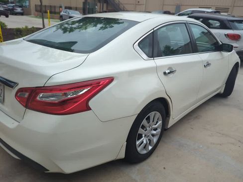 Used 2017 Nissan Altima 2.5 S w/ Power Driver Seat Package FWD image 4