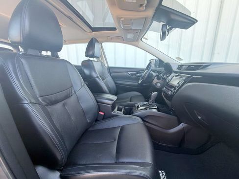 Used 2022 Nissan Rogue Sport SL w/ Premium Package FWD image 29