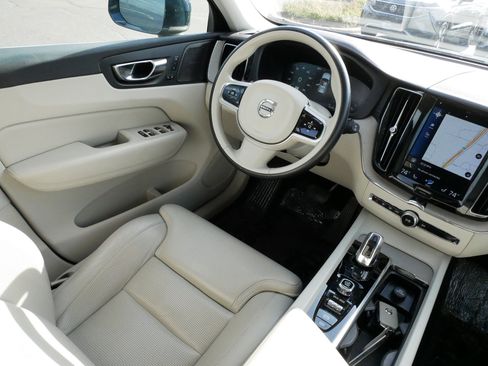 Used 2019 Volvo XC60 T8 Inscription w/ Advanced Package AWD/4WD image 9