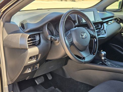 Used 2018 Toyota C-HR XLE FWD image 13