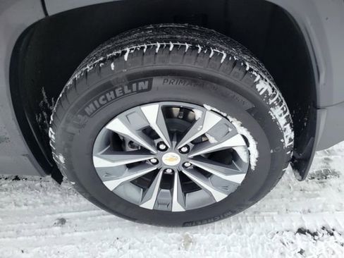 Used 2025 Chevrolet Equinox LT w/ Convenience Package II image 5