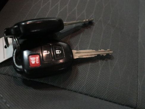 Used 2018 Toyota Tacoma SR5 image 24