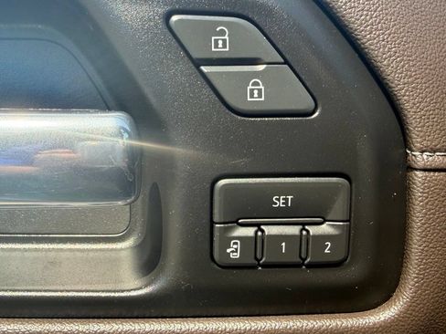 Used 2019 Chevrolet Silverado 1500 LTZ w/ LTZ Plus Package AWD/4WD image 29