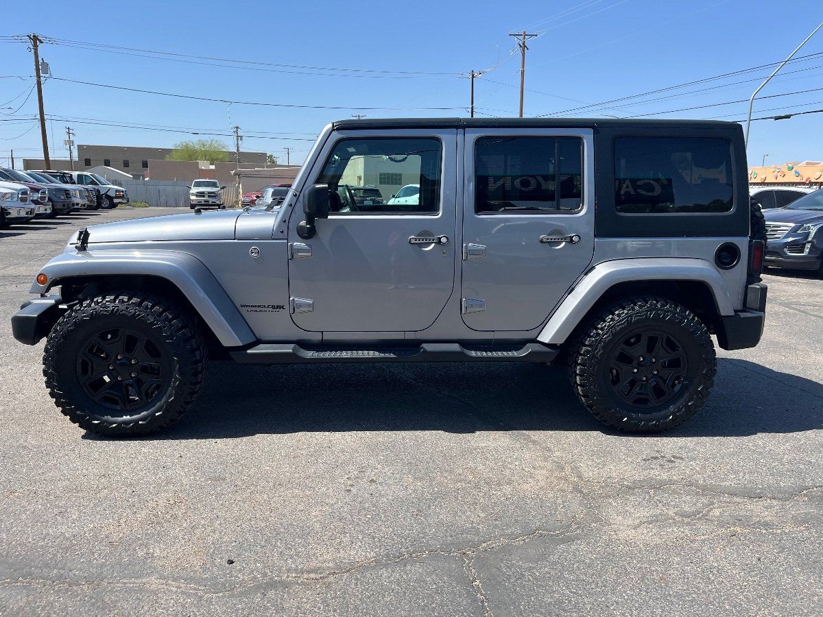 Used 2018 Jeep Wrangler Unlimited Sahara w/ Connectivity Group AWD/4WD image 9