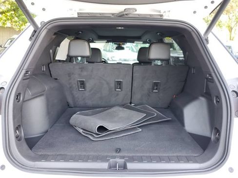 Certified 2023 Chevrolet Equinox Premier AWD/4WD image 12