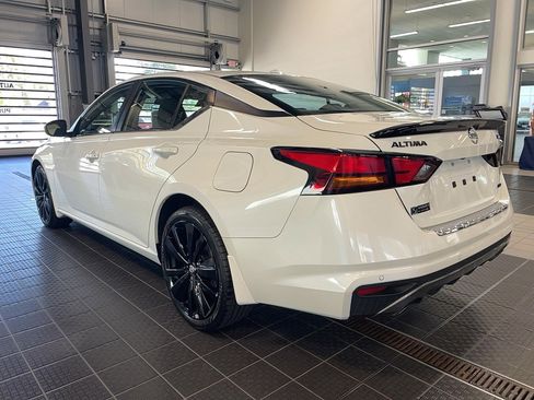 Used 2022 Nissan Altima 2.5 SR w/ Midnight Edition Package image 18