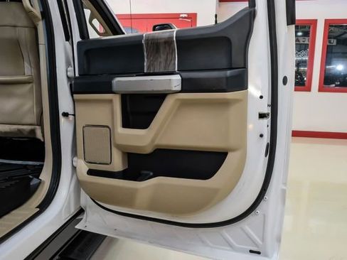 Used 2017 Ford F450 Lariat image 37