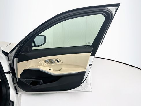 Used 2024 BMW 330i Sedan w/ Premium Package RWD image 32