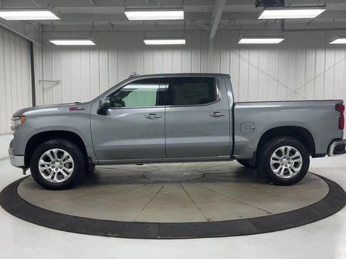 Used 2023 Chevrolet Silverado 1500 LTZ w/ Z71 Off-Road Package image 5