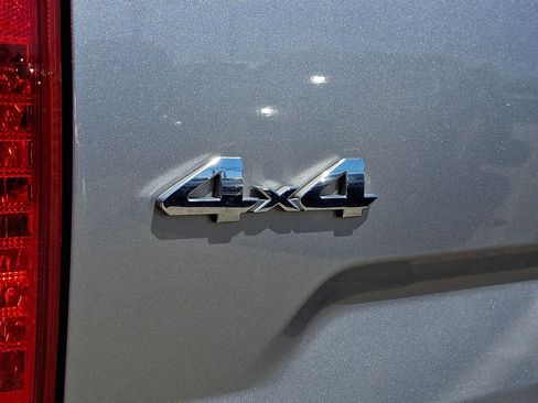 Certified 2019 Toyota Tundra Platinum AWD/4WD image 36
