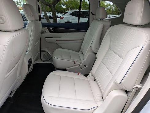 New 2026 Buick Enclave Avenir w/ Super Cruise Package FWD image 15