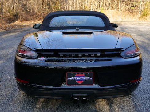 Used 2018 Porsche 718 Boxster S image 8