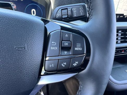 Used 2026 Ford Explorer Platinum w/ LUX Leather Package AWD/4WD image 17