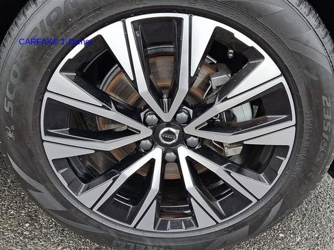 Certified 2023 Volvo XC60 B5 Core w/ Climate Package image 9