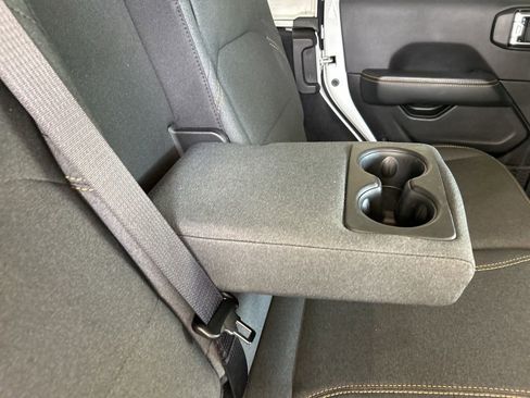 Used 2025 Jeep Wrangler Unlimited Sahara image 31