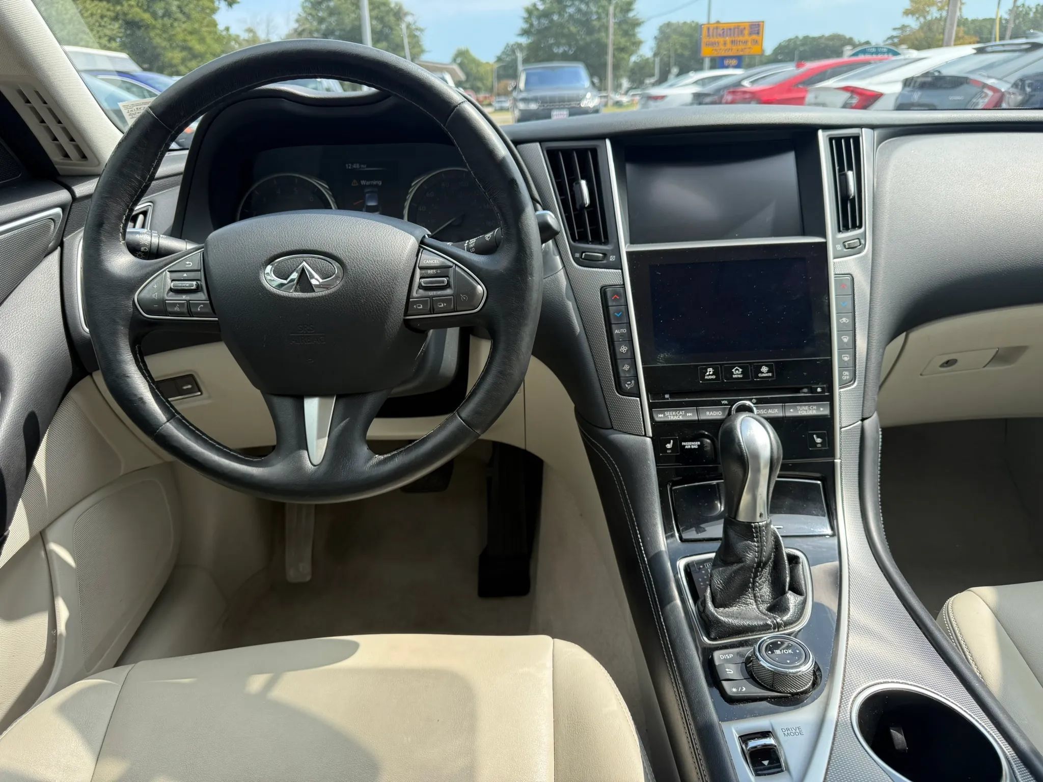 Used 2015 INFINITI Q50 Premium w/ All Weather Package AWD/4WD image 10