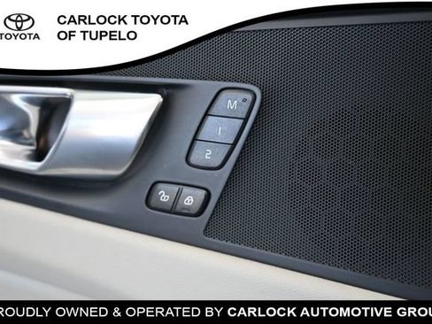 Used 2023 Volvo XC60 B5 Plus w/ Climate Package AWD/4WD image 23